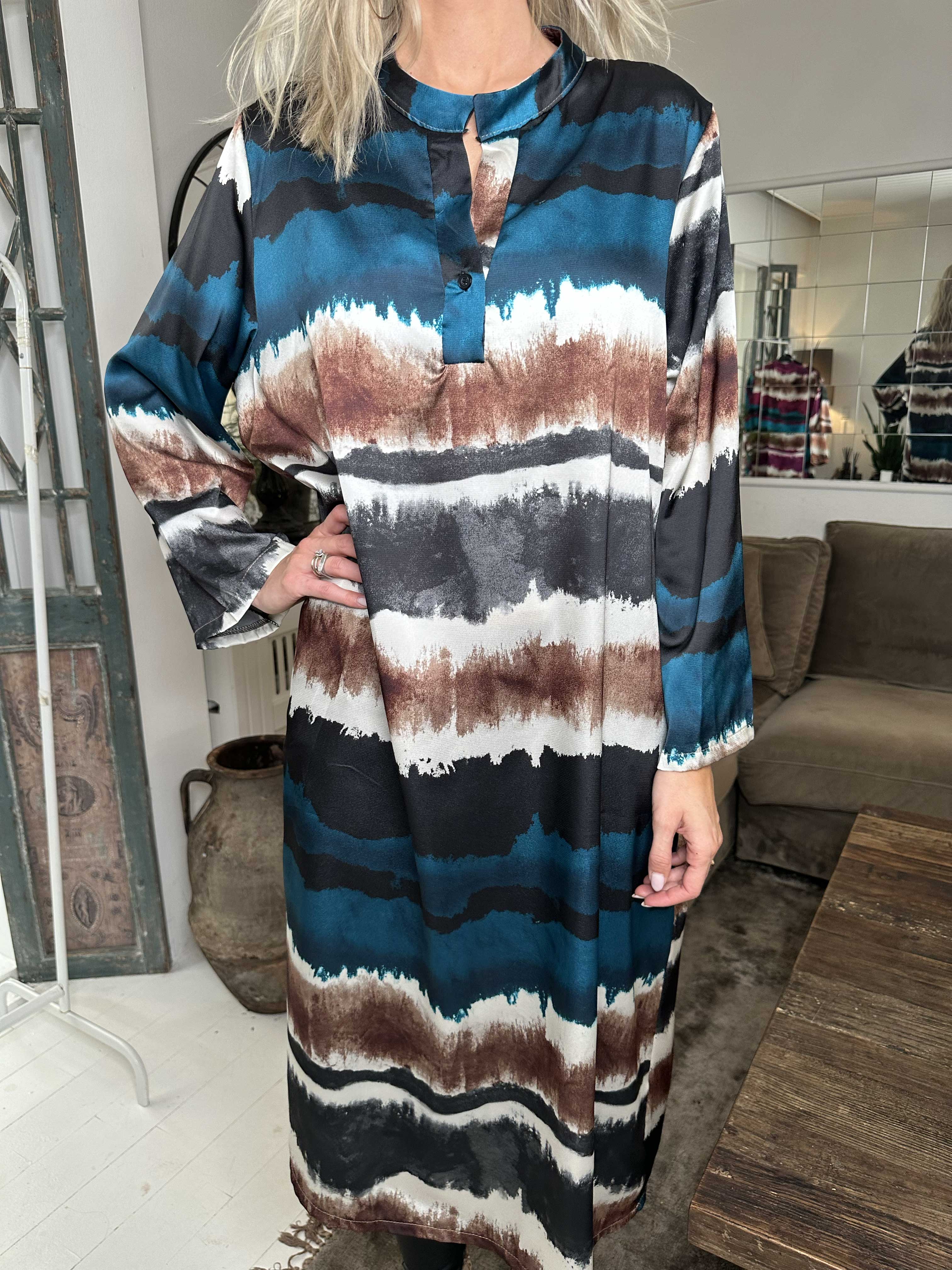 Merina - Lång klänning i batikmönster